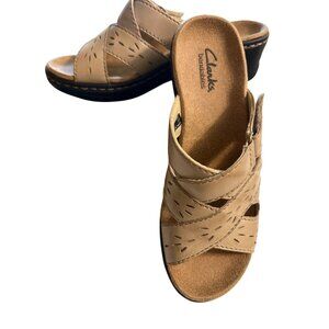 Clarks Bendables Lexi Ash Beige Sand Leather Sandals Comfort Sz 6 New With Box